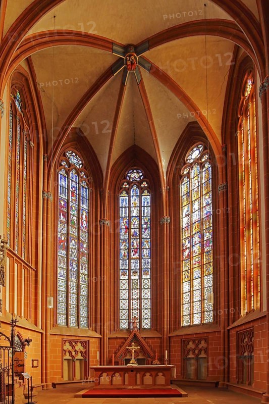 Chancel with colourful Gothic stained glass windows, Altar, Interior view, Town church, Our Lady, Friedberg, Wetterau, Hesse, Germany