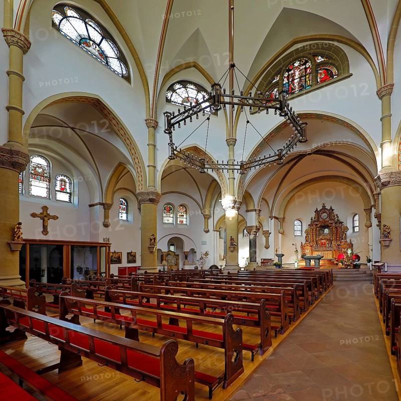 Pfarrkirche Sankt Blasius, interior view, Balve, Sauerland, North Rhine-Westphalia, Germany