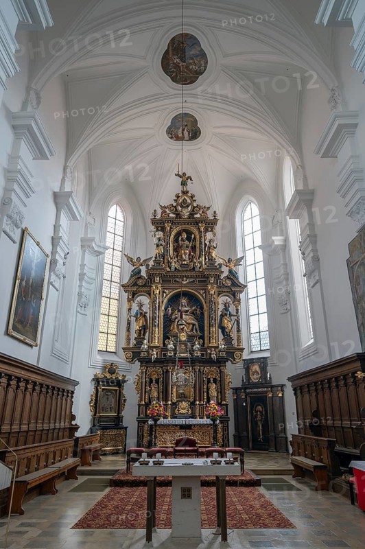 High altar from 1630, Catholic parish church of St Emmeram, Wemding, Swabia, Bavaria, Germany