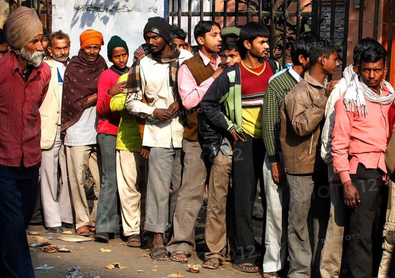 New Delhi, India, 14.01.10 - Queue, distribution of free meals, India