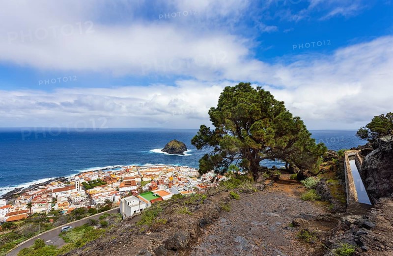 Camino hiking trail with view of Garachico, Tenerife, Canary Islands, Atlantic, Spain