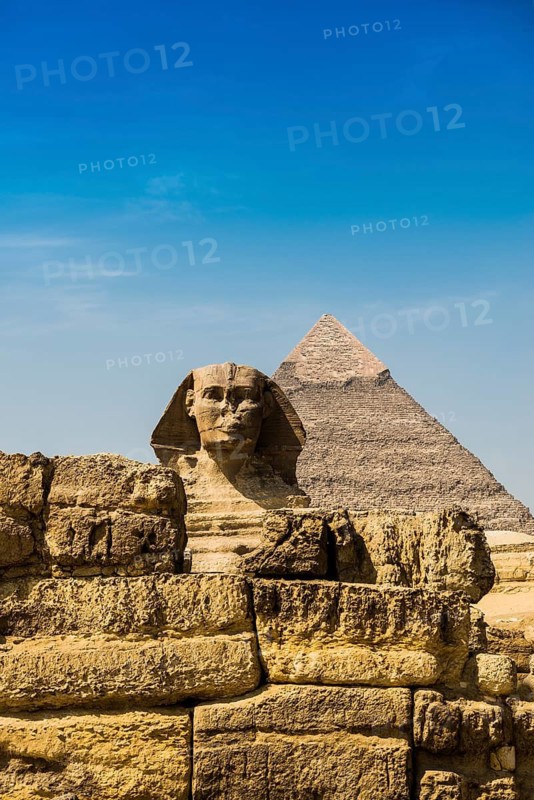 Sphinx and pyramid, Giza pyramids, UNESCO World Heritage Site, Giza, Cairo, Egypt