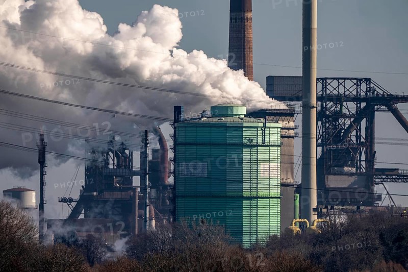 Backdrop of the HKM steelworks, Krupp-Mannesmann steel mill, blast furnaces, gasometer, coking plant extinguishing tower, fire cloud, North Rhine-Westphalia, Duisburg, Germany