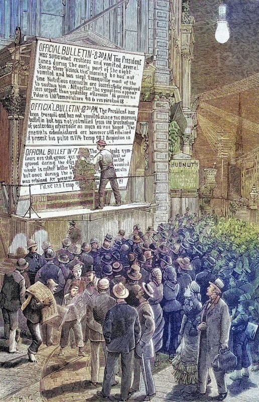 Publication of the bulletins on the state of President Garfield in front of the office of the New York Herald, coloured wood engraving, reproduction of an original from ca 1888, Historical, Crowd gathers in front of a news poster in a city in the evening