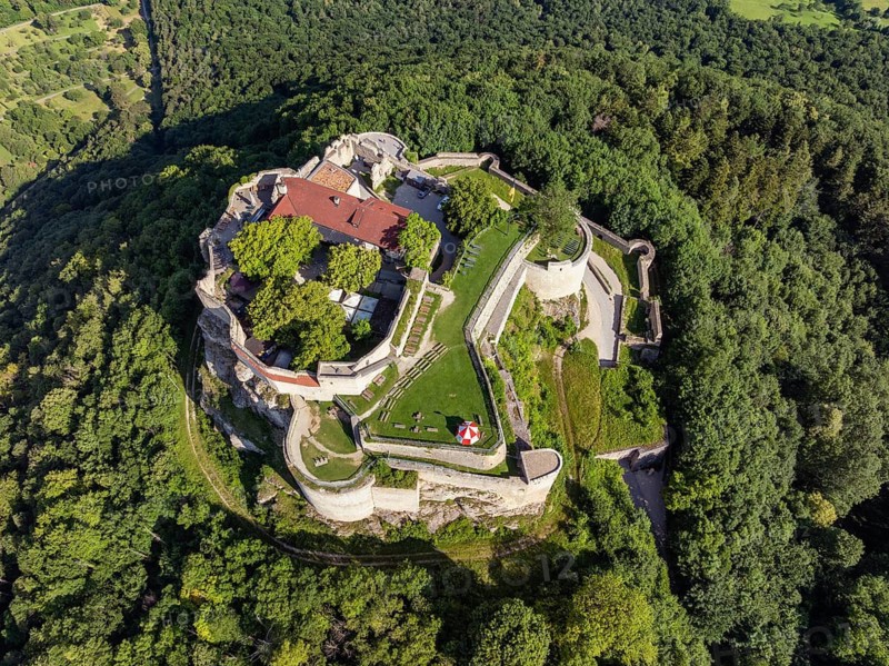 Luftbild von der hochmittelalterlichen Burgruine, Höhenburg Hohenneuffen am Albtrauf, Neuffen, Landkreis Esslingen, Schwäbische Alb, Baden-Württemberg, Deutschland