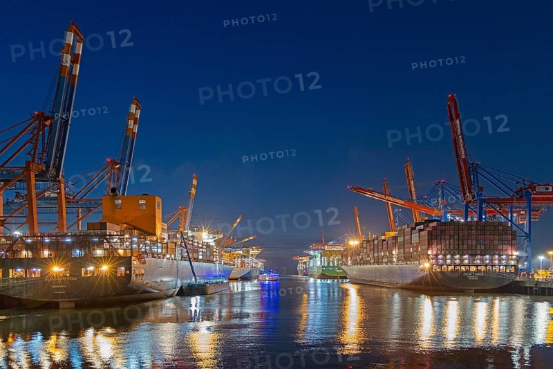 Blue Hour, container port, Eurogate and Burchardkai container terminals, container ships, Raddamper Louisiana Star, Waltershof, Hamburg, Germany