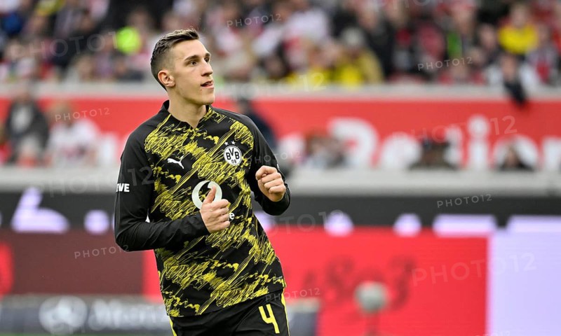 Warm-up training Nico Schlotterbeck Borussia Dortmund BVB (04) Football Bundesliga, MHPArena, MHP Arena Stuttgart, Baden-Württemberg, Germany