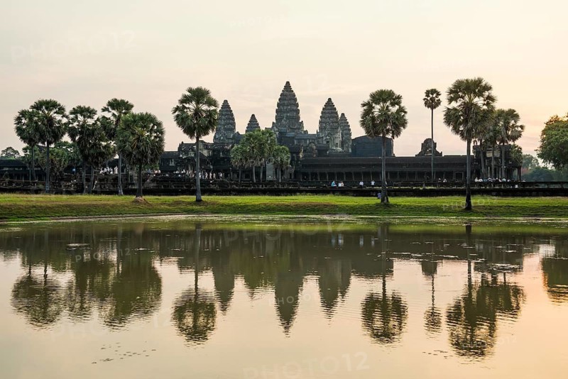 Angkor Wat, sunrise, Angkor, UNESCO World Heritage Site, Siem Reap, Cambodia, Indochina, Southeast Asia