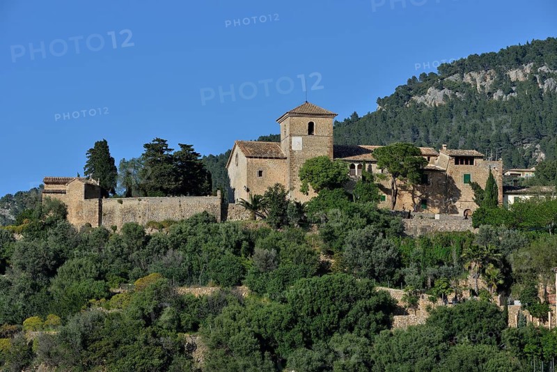 Iglesia de San Juan Bautista church, Deià, Serra de Tramuntana, Majorca, Balearic Islands, Spain
