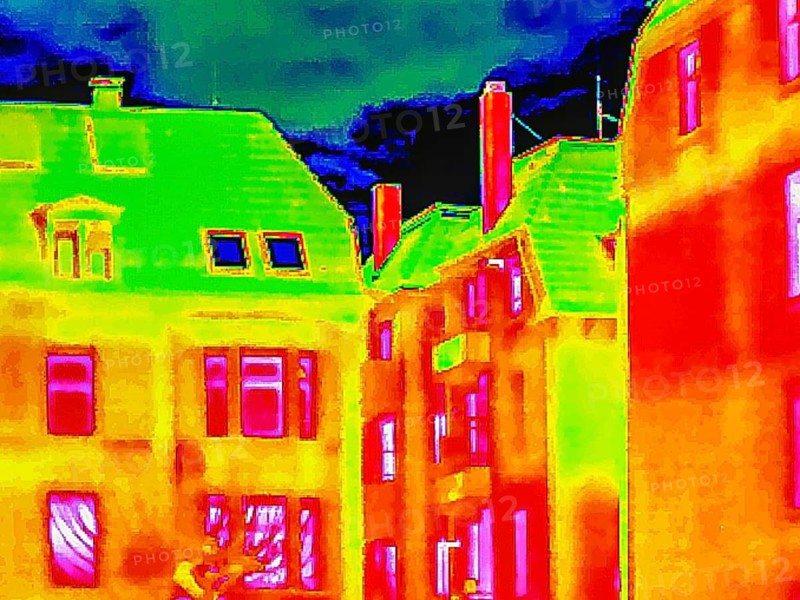 Thermal image or thermography, symbolic photo, interpolated. The photo shows areas of heat loss in a building. Stuttgart, Baden-Württemberg, Germany