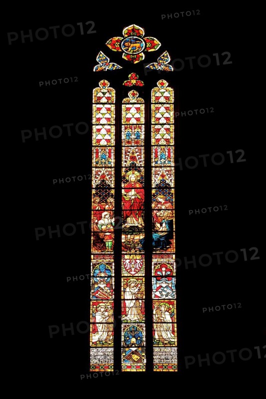Colourful stained glass window by Alexander Linnemann 1901, Sermon on the Mount with inscription Blessed are the merciful, biblical, quotation, Matthew 5, mercy, craftsmanship, stained glass, biblical, scene, black, silhouette, interior view, town church, Our Lady, Friedberg, Wetterau, Hesse, Germany