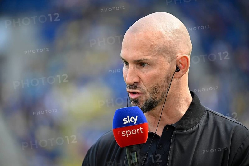 Coach coach Christian Ilzer TSG 1899 Hoffenheim interviewed microphone Mikro Logo SKY soccer Bundesliga, PreZero Arena, Sinsheim, Baden-Württemberg, Germany