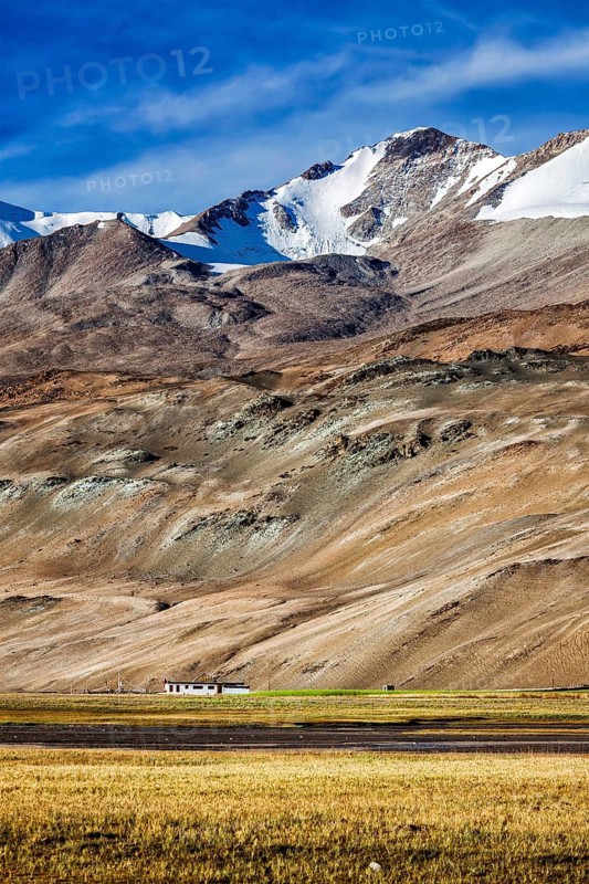Korzok village at Himalayan lake Tso Moriri (official name: Tsomoriri Wetland Conservation Reserve), Korzok, Changthang area, Ladakh, Jammu and Kashmir, India
