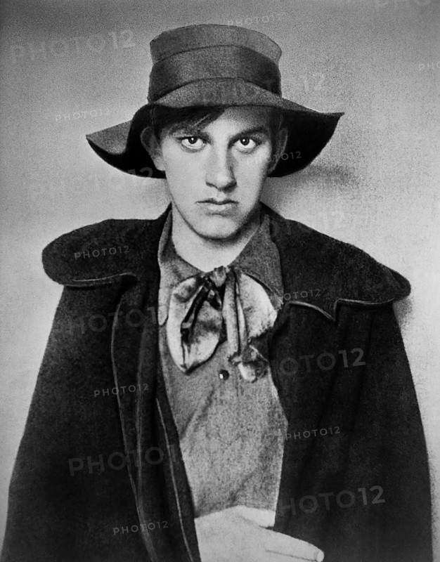 Vladimir Vladimirovich Mayakovsky Portrait from 1910, probably Soviet Union Vladimir Vladimirovich Mayakovsky (19 July 1893 - 14 April 1930) was an important Soviet writer and representative of Futurism. Historical, 20th century