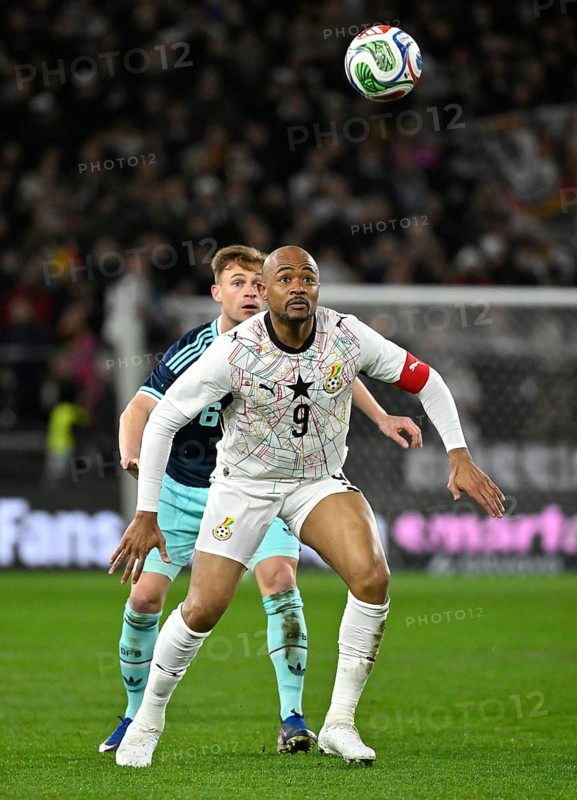 Duel, action Joshua Kimmich GER (06) vs Jordan Ayew GHA (09) Football DFB international Germany GER vs Ghana GHA friendly test match MHPArena, MHP Arena Stuttgart, Baden-Württemberg, Germany