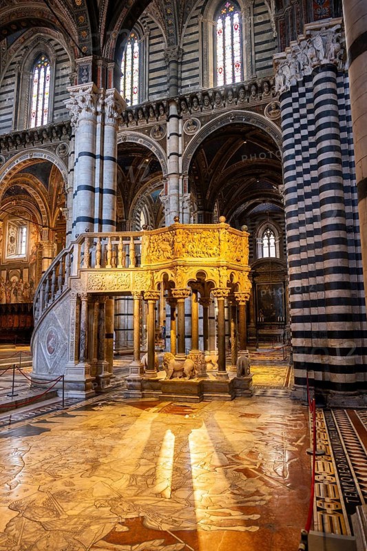 Interior of colorful marble decoration, Siena Cathedral or Cattedrale di Santa Maria Assunta, Siena, Tuscany, Italy