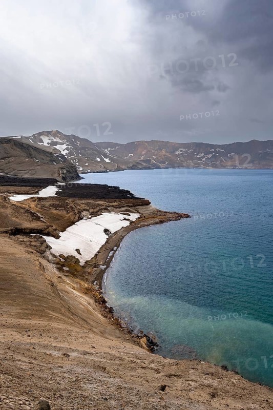 Lake Öskjuvatn in the crater of the Askja volcano, volcanic landscape, Dyngjufjöll mountain massif, Icelandic highlands, Vatnajökull National Park, Iceland