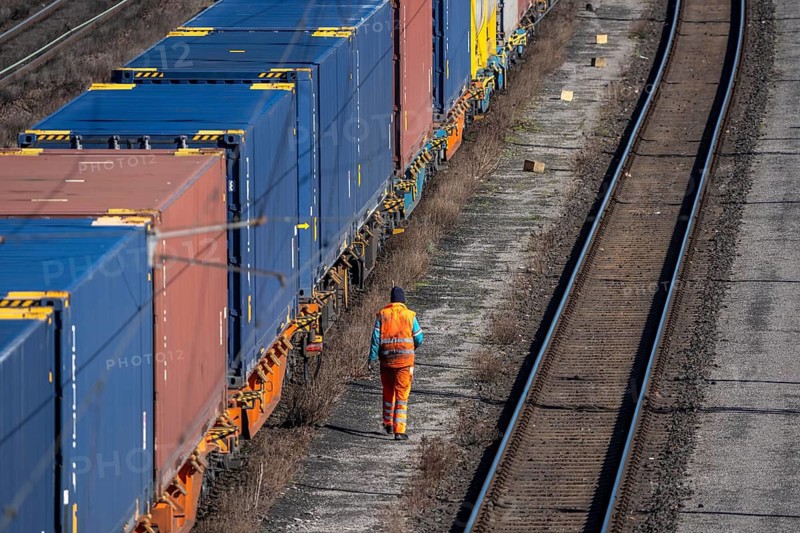 Container trains in the freight yard, so-called installation tracks in Duisburg-Rheinhausen, freight trains are parked here for a short time in front of continuing their journey, either to the trimodal terminal in Logport Duisburg or from there to distant destinations, such as China, as part of the new Silk Road, North Rhine-Westphalia, Germany