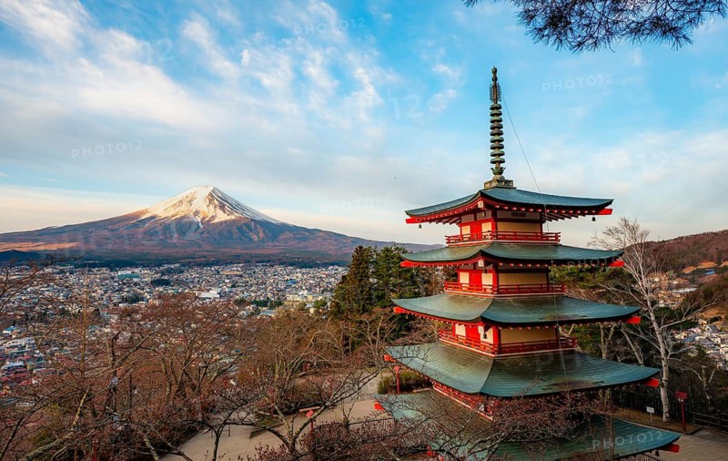 Five-story pagoda of a Shinto Shrine, Chureito Pagoda, with views of Fujiyoshida City and Mount Fuji volcano at sunrise, Arakura Fuji Sengen Shrine, Arakurayama Sengen Park, Yamanashi Prefecture, Japan