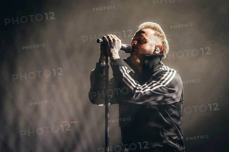 Singer Samuel David Carter from Architects live on European Tour 2026 in the Berlin Velodrome on 22.01.2026