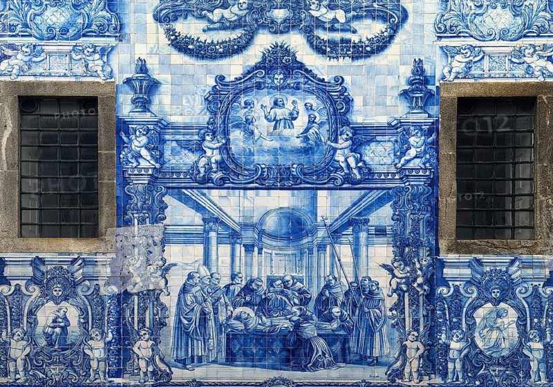 Capela das Almas de Santa Catarina, exterior façade with azulejo tiles depicting the death of Saint Francis of Assis, Porto, Portugal