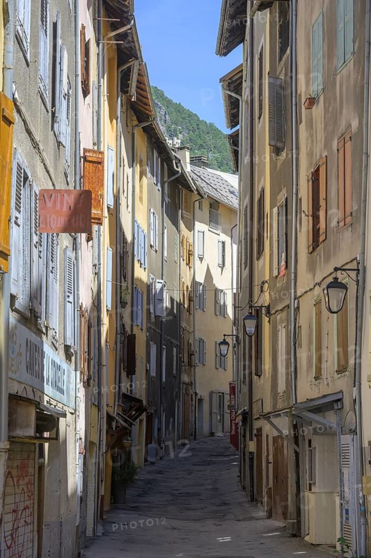 Narrow alley in the old town centre of Briançon, Département Hautes-Alpes, France