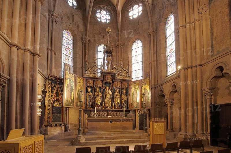 High altar, interior view, handicrafts, painting, St. Mary's Church, Gelnhausen, Hesse, Germany