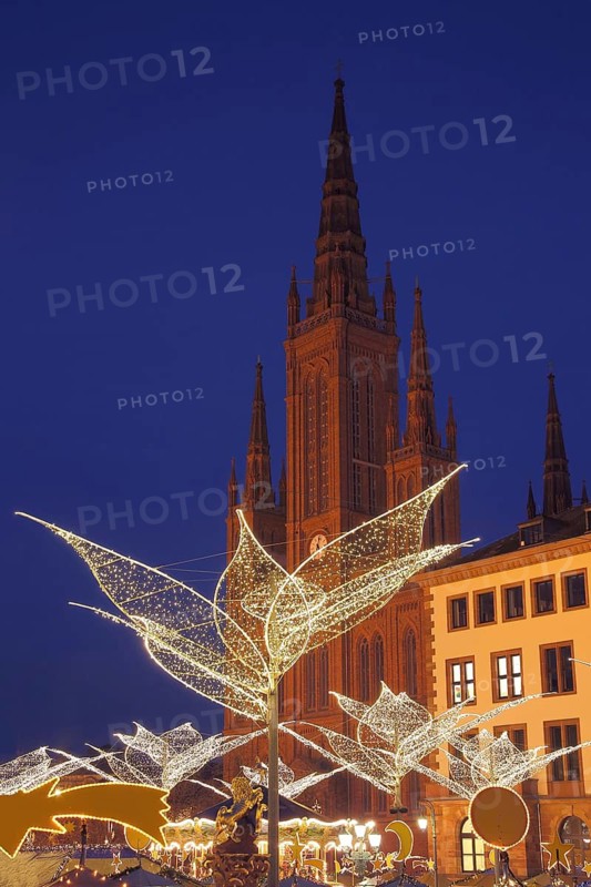 Shooting star market with fairy lights and neo-gothic market church, Christmas market, Christmas decoration, lighting, figures, market stalls, night view, twilight, blue hour, New Town Hall, Schlossplatz, Wiesbaden, Taunus, Hesse, Germany