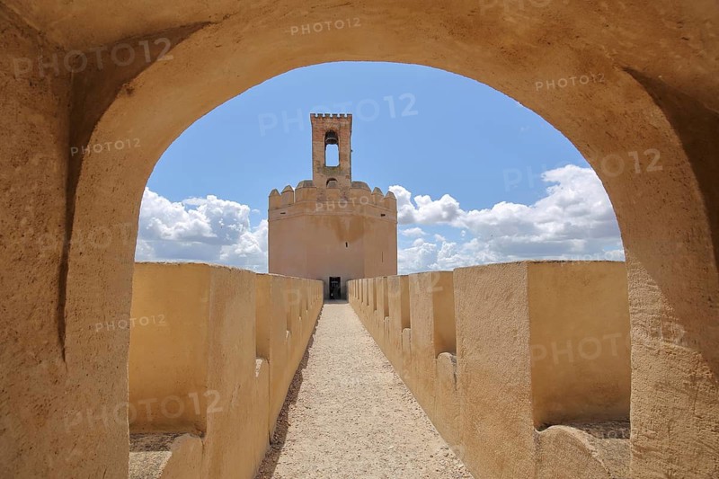 Torre de Espantaperros am Alcazaba, historic city fortifications with ramparts and defensive defence tower, Badajoz, Extremadura, Spain