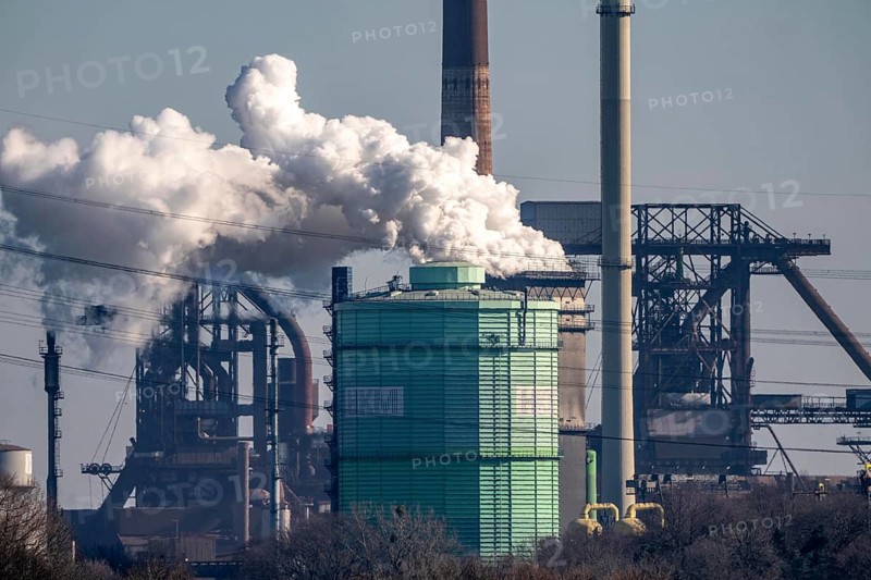 Backdrop of the HKM steelworks, Krupp-Mannesmann steel mill, blast furnaces, gasometer, coking plant extinguishing tower, fire cloud, North Rhine-Westphalia, Duisburg, Germany