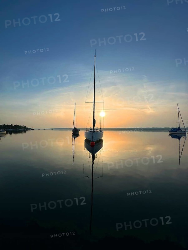 Evening atmosphere, sailing boats on Lake Starnberg, Bavaria, Germany