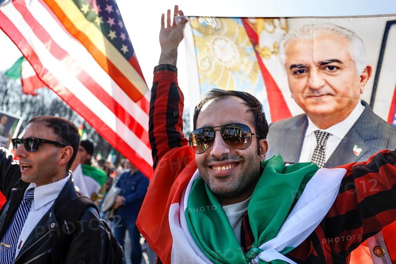 Demonstration by Iranians against the Iranian regime, with posters by Prince Reza Pahlavi, Berlin, 07.03.2026, Berlin, Germany