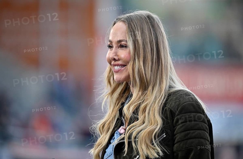 DAZN presenter reporter Sylvia Walker Portrait smiles soccer Bundesliga, Voith-Arena, Heidenheim, Baden-Württemberg, Germany