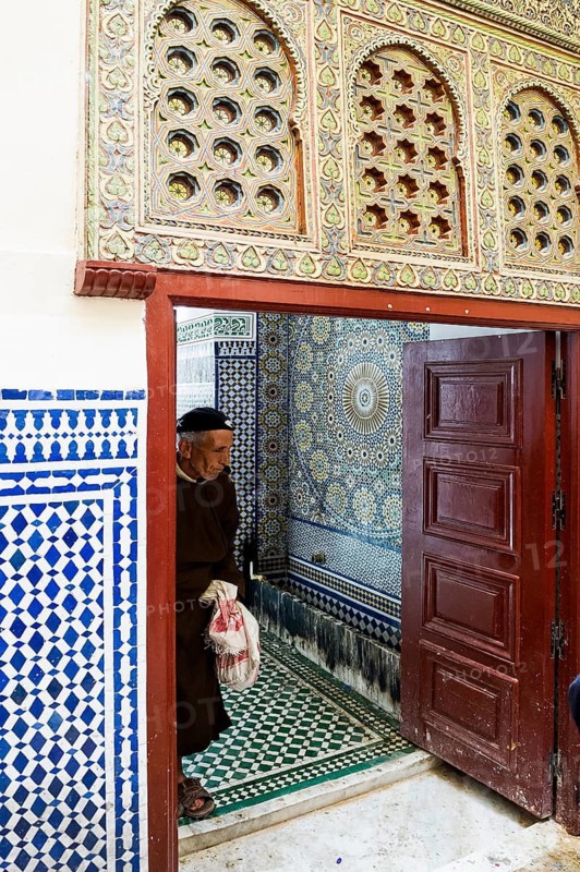 Alley in the old town, Souk, Fez El Bali, Medina, UNESCO World Heritage Site, Fez, Morocco