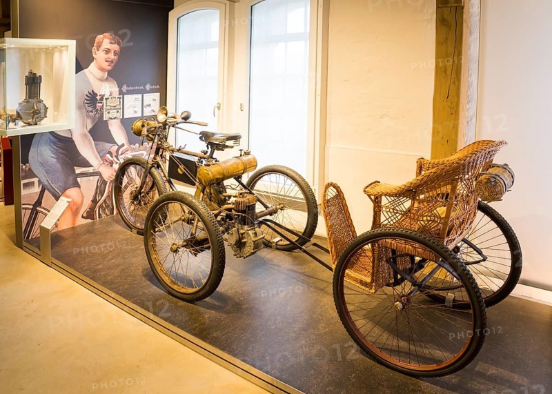 De Dion Bouton motor tricycle, by the Motor Manufacturing Co. Coventry, 1898, PS.SPEICHER Museum, Einbeck, Lower Saxony, Germany