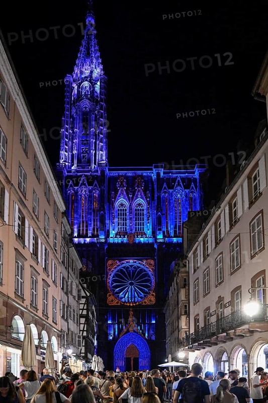Illumination of the Cathédrale Notre Dame de Strasbourg, Strasbourg Cathedral, Unesco World Heritage Site, Strasbourg, Département Bas-Rhin, Alsace, France