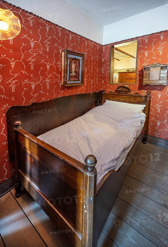 Bedroom with medicine chest on the wall, baker's house built in 1793, with furnishings around 1900, today Häckermueum, Mittelstraße 34, Gärtnerstadt, Bamberg, Upper Franconia, Bavaria, Germany