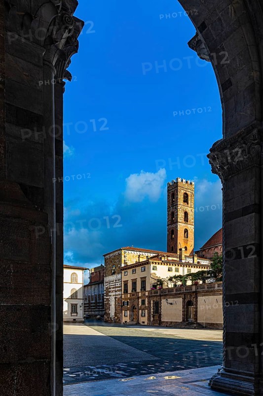 View of Piazza San Martino, historic city centre, Lucca, Tuscany, Italy