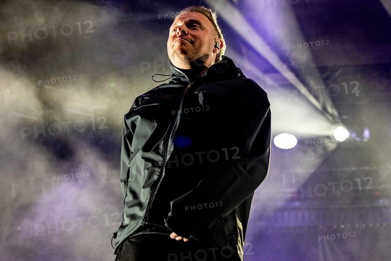 Singer Samuel David Carter from Architects live at Swiss Life Hall, Hanover, 13.01.2026