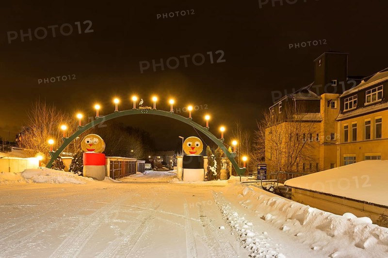Arch of lights in snow, but not the world's largest, Gelenau, Ore Mountains, Saxony, Germany