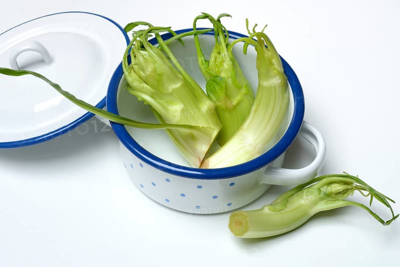 Puntarelle in bowl, asparagus chicory