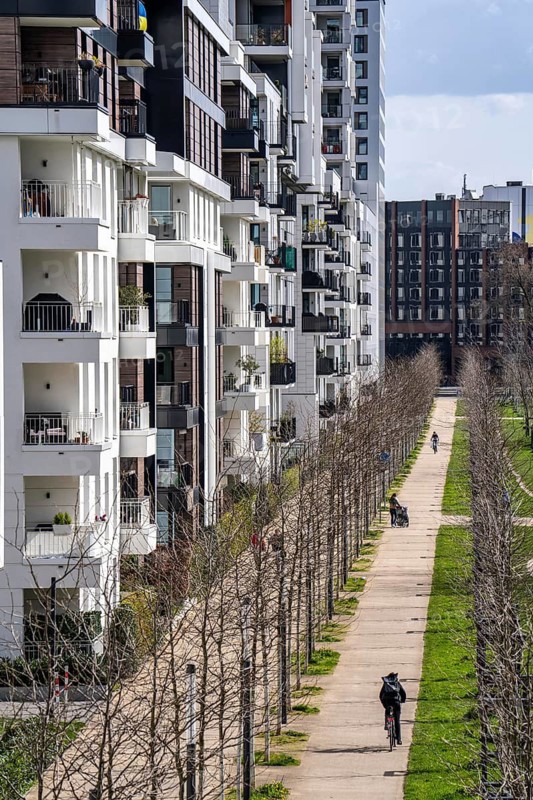 Modern residential neighbourhood along Toulouser Allee, high-rise buildings with flats and offices, on former railway premises, freight yard, commercial areas, North Rhine-Westphalia, Germany
