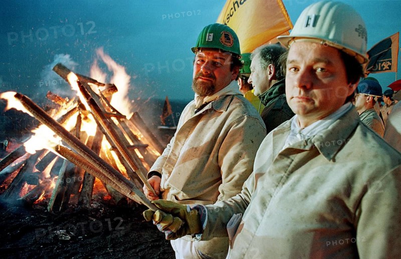Miners from Ruhrkohle Ewald Colliery in Herten are demonstrating against further abolition of coal subsidies. The mine was discontinued in 2000, Herten, Germany