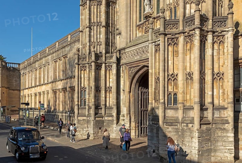 Taxi, Tom Tower, Christ Church College, Oxford, England, Great Britain