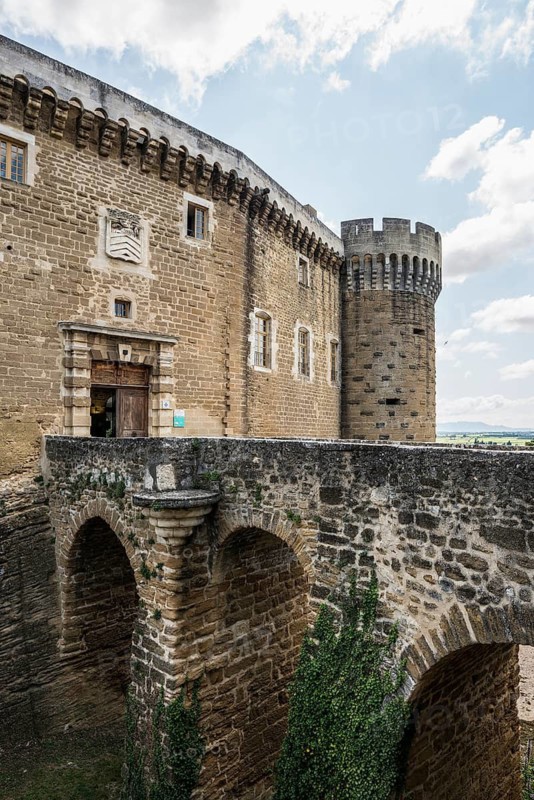Castle and medieval village, Suze-la-Rousse, Département Drôme, Provence, Auvergne-Rhône-Alpes, France