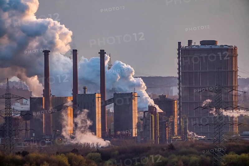 Prosper coking plant, operated by steel company ArcelorMittal, 146 coke ovens with a daily output of 5500 tons of coke, extinguishing cloud, gasometer, Bottrop, North Rhine-Westphalia, Germany