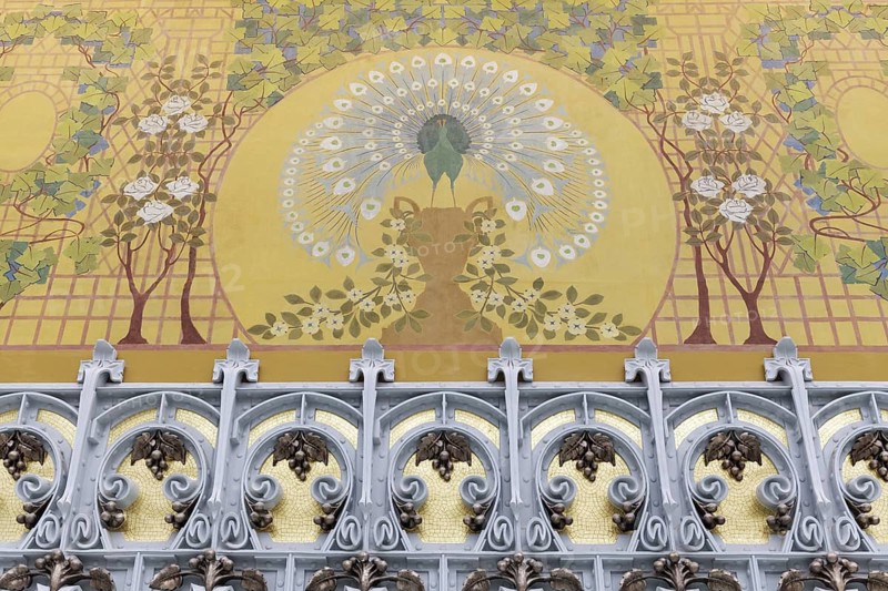 La Samaritaine, Art Nouveau luxury department store, wall decoration with peacock fresco, detail, Paris, France