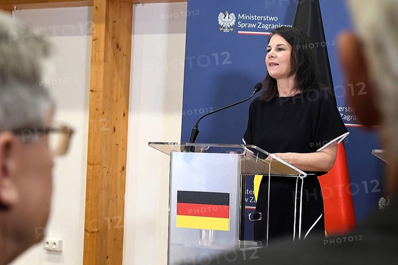 Foreign Minister Annalena Bärbock at a joint press conference with her Polish counterpart, Foreign Minister Radoslaw Sikorski, at the Collegium Polonicum in Slubice. The two met for talks in the border region of the twin cities of Frankfurt/Oder and Slubice, first on the Polish side and then on foot across the Oder Bridge, before answering questions from students at Viadrina University