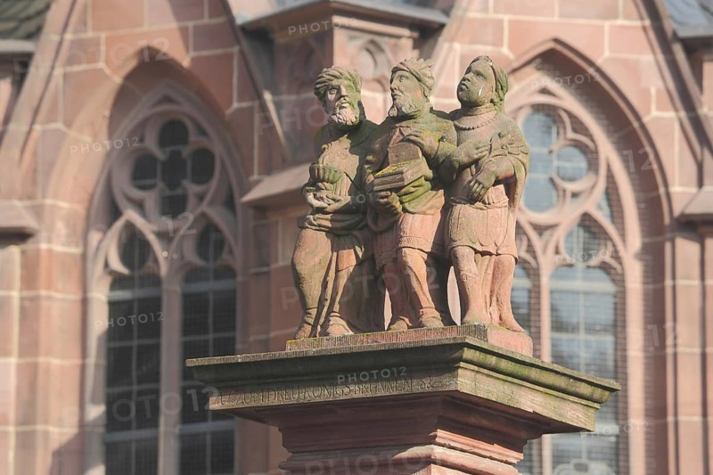 Epiphany Fountain with Three Kings, stone sculptures, Epiphany Church, Sachsenhausen, Frankfurt am Main, Hesse, Germany