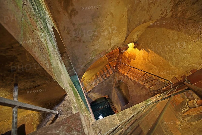 Jewish mikveh with steep stairway down to the water basin, depth, height, Jewish bath, Judengasse, Friedberg, Wetterau, Hesse, Germany
